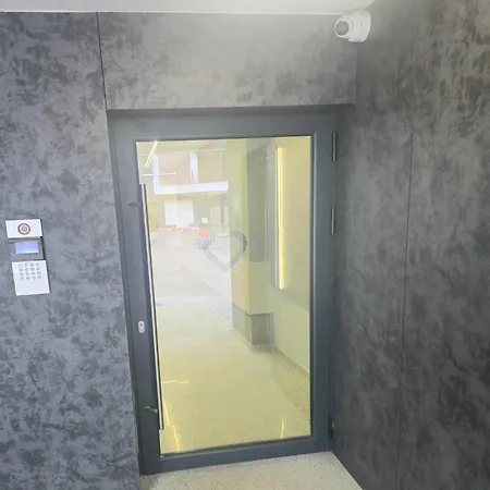 Apartman Premium Smart Mir 28 Self Check-in And Free Private Parking *